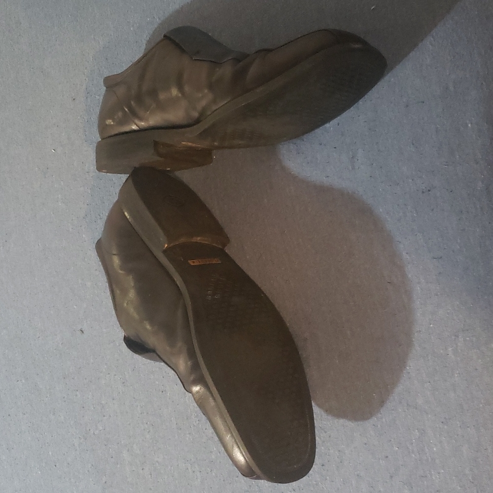 Shoes - Picture 2 of 2